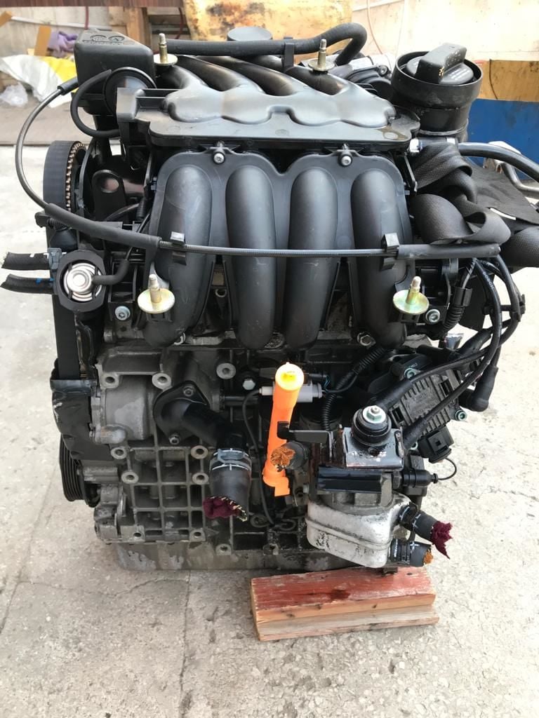 VOLKSWAGEN GOLF 1.6 MOTOR AKL