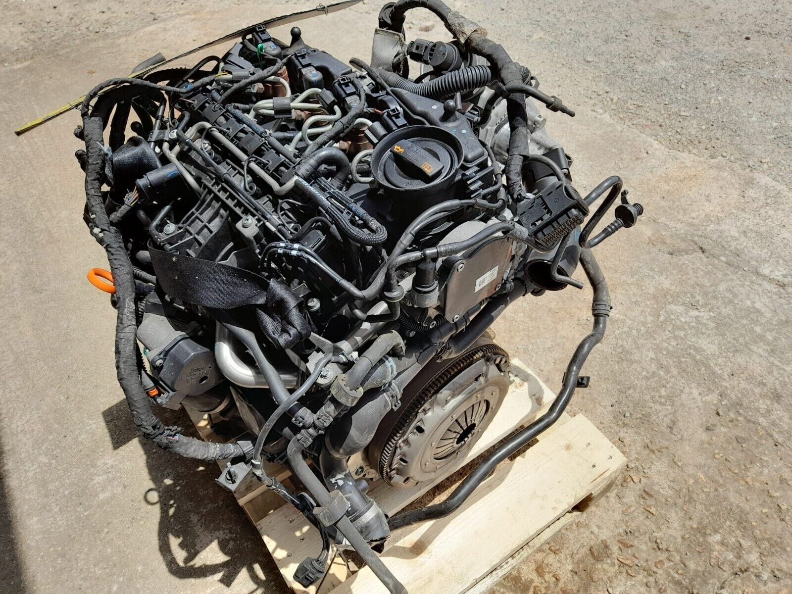 SKODA OCTAVİA 1.6 TDI CAY MOTOR KOMPLE